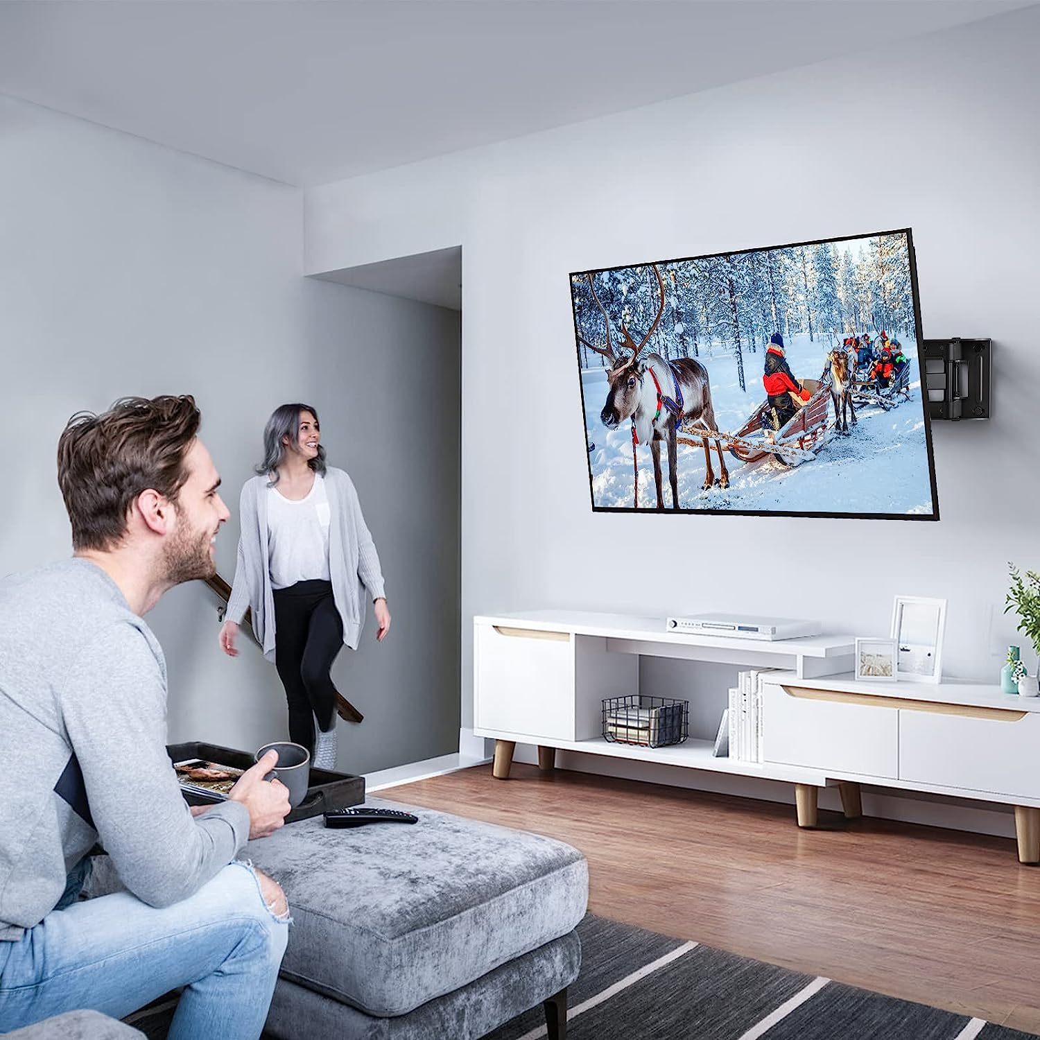 Full-Motion TV Wall Mount For 26